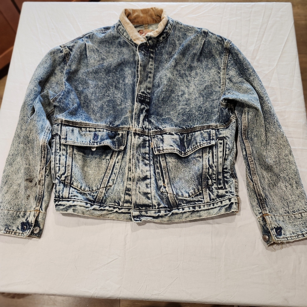 Vintage LEVI'S  Stoned Washed Denim Button Up Corduroy Collar Jacket